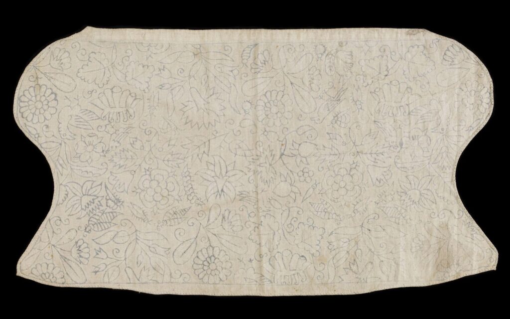 Courtesy V&A: Original 17th century unstitched coif. Victoria & Albert Museum Accession Number T.844-1974