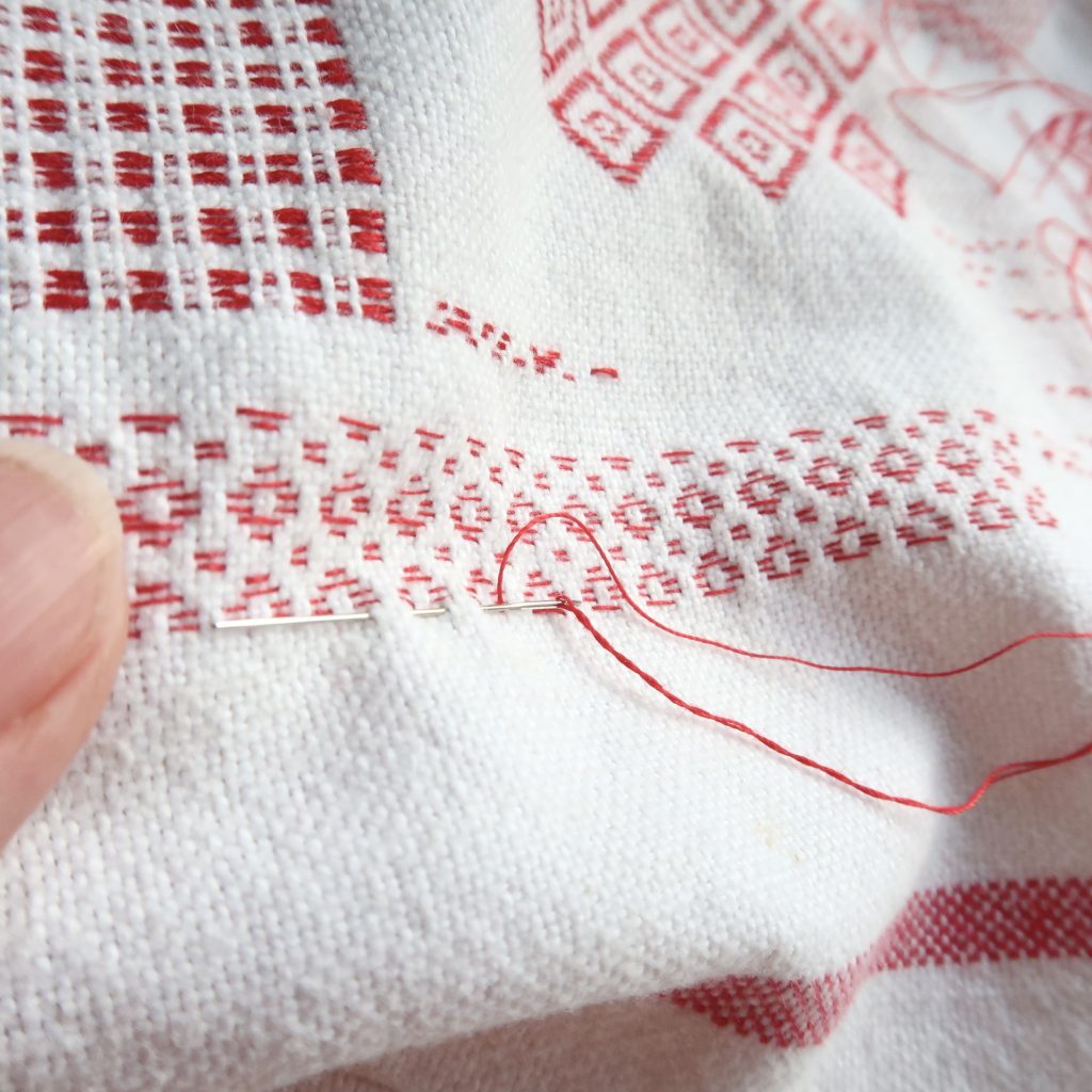 Darning Sampler 2  is inspired by a vintage glass cloth from my collection. 